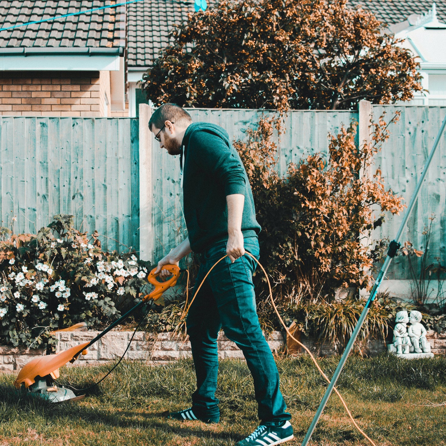 ReNew Garden Maintenance Crew Member Dismantle